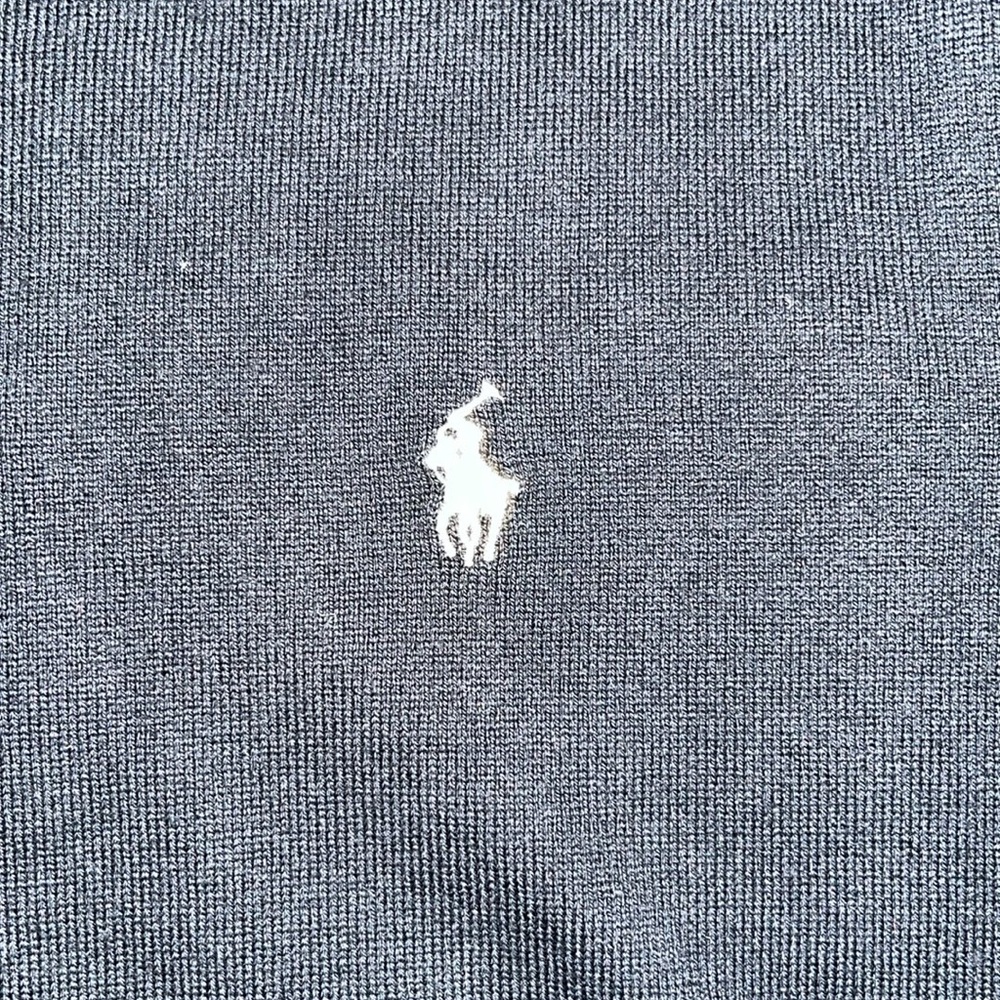 Women’s Sweater - Picture 2 of 3